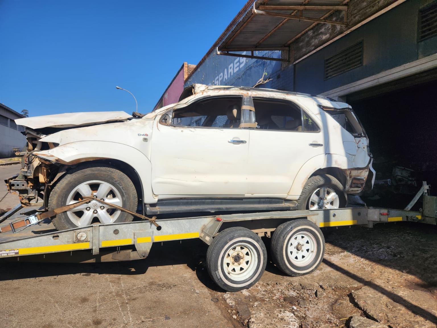 Toyota Fortuner  3.0 d4d 2009 model with 1kd engine and 4x4 manual gearbox. - Private Seller
