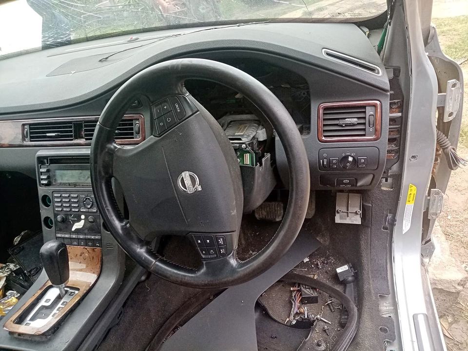 Volvo s80 3.2 steering wheel - Private Seller