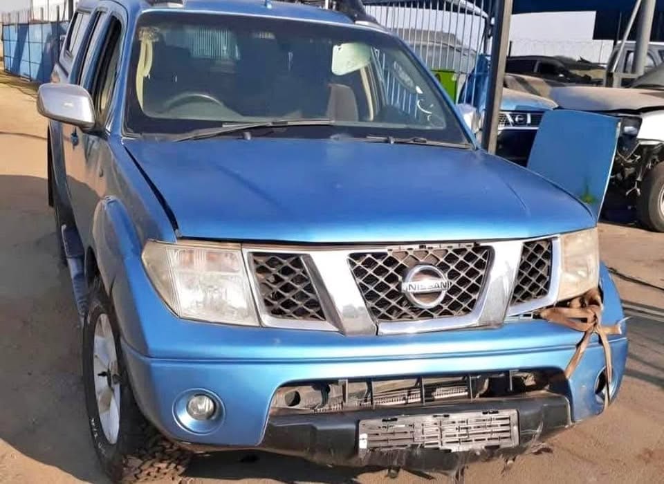 Nissan Navara 4.0 v6 STRIPPING FOR SPARES Call or whatsapp   or