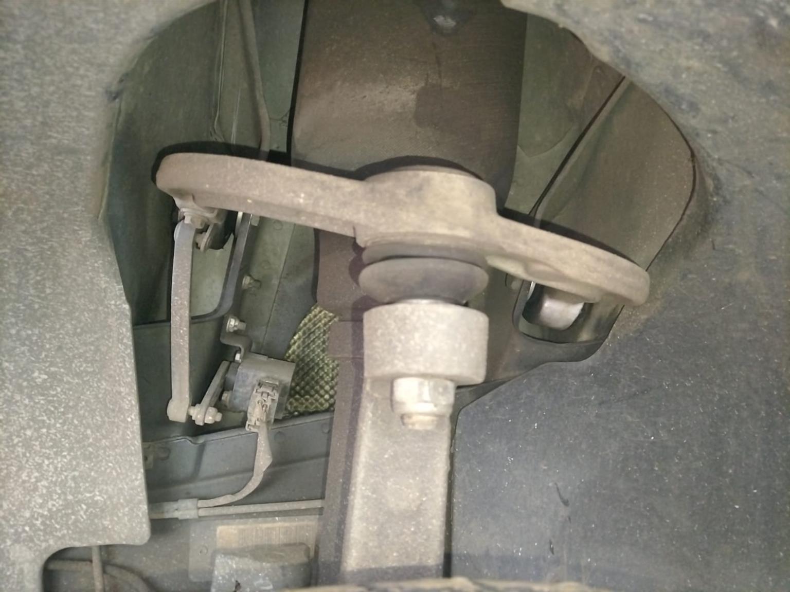 Mercedes ML350 control arms for sale used - Private Seller Mercedes ML350 control arms for sale used - Private Seller