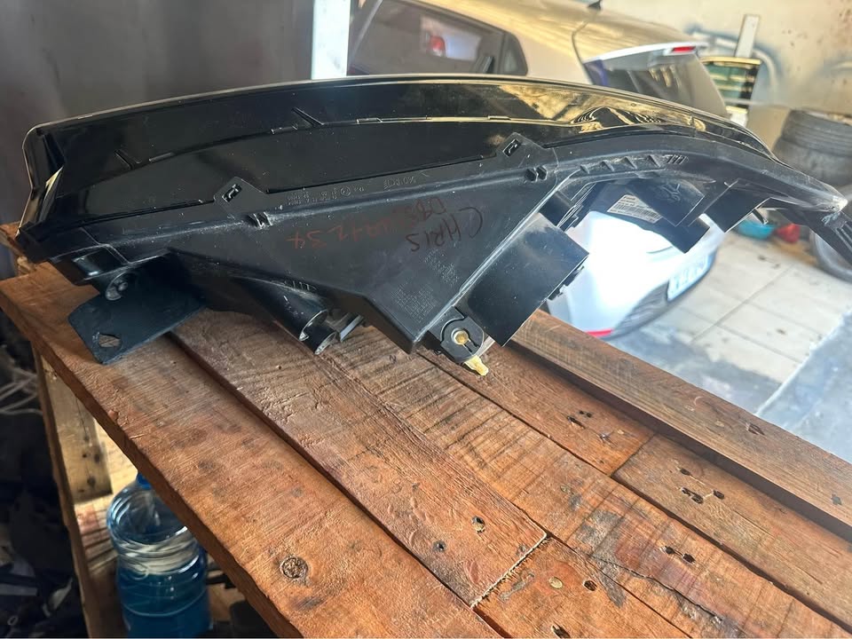 Ford ECOSPORT headlight - Private Seller