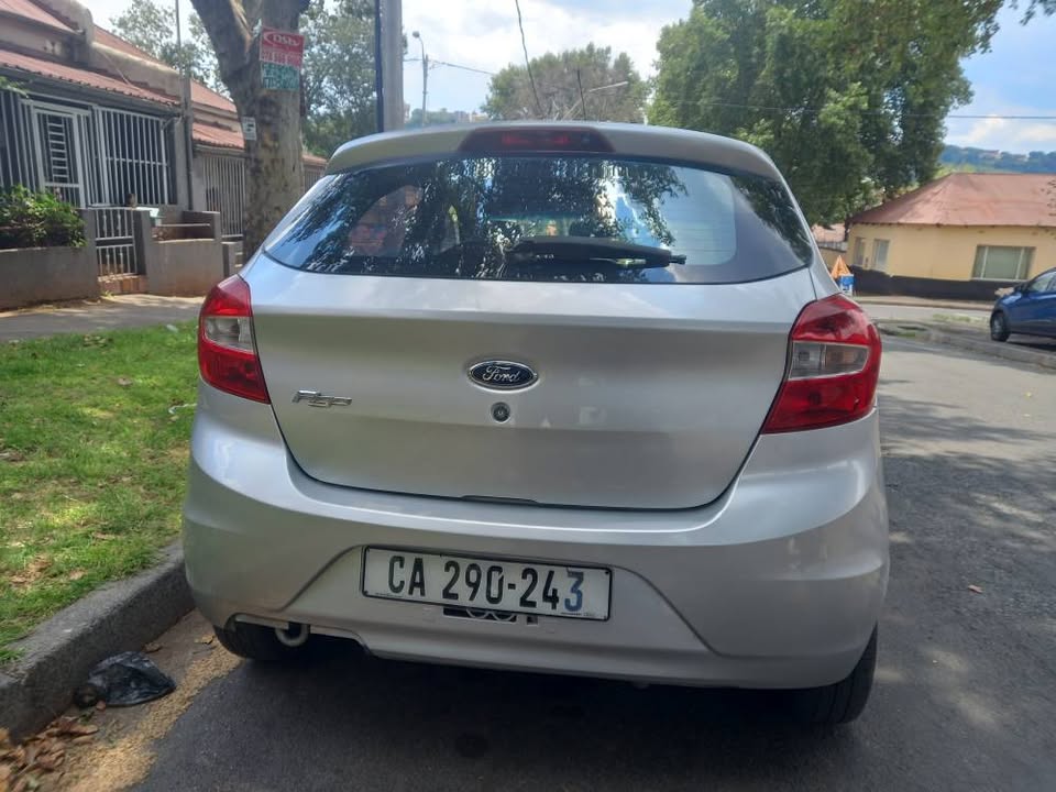 Ford Figo Hatchback 2016 Model. 1.4 Petrol, Manual, Silver Color, Mileage 85000kms
