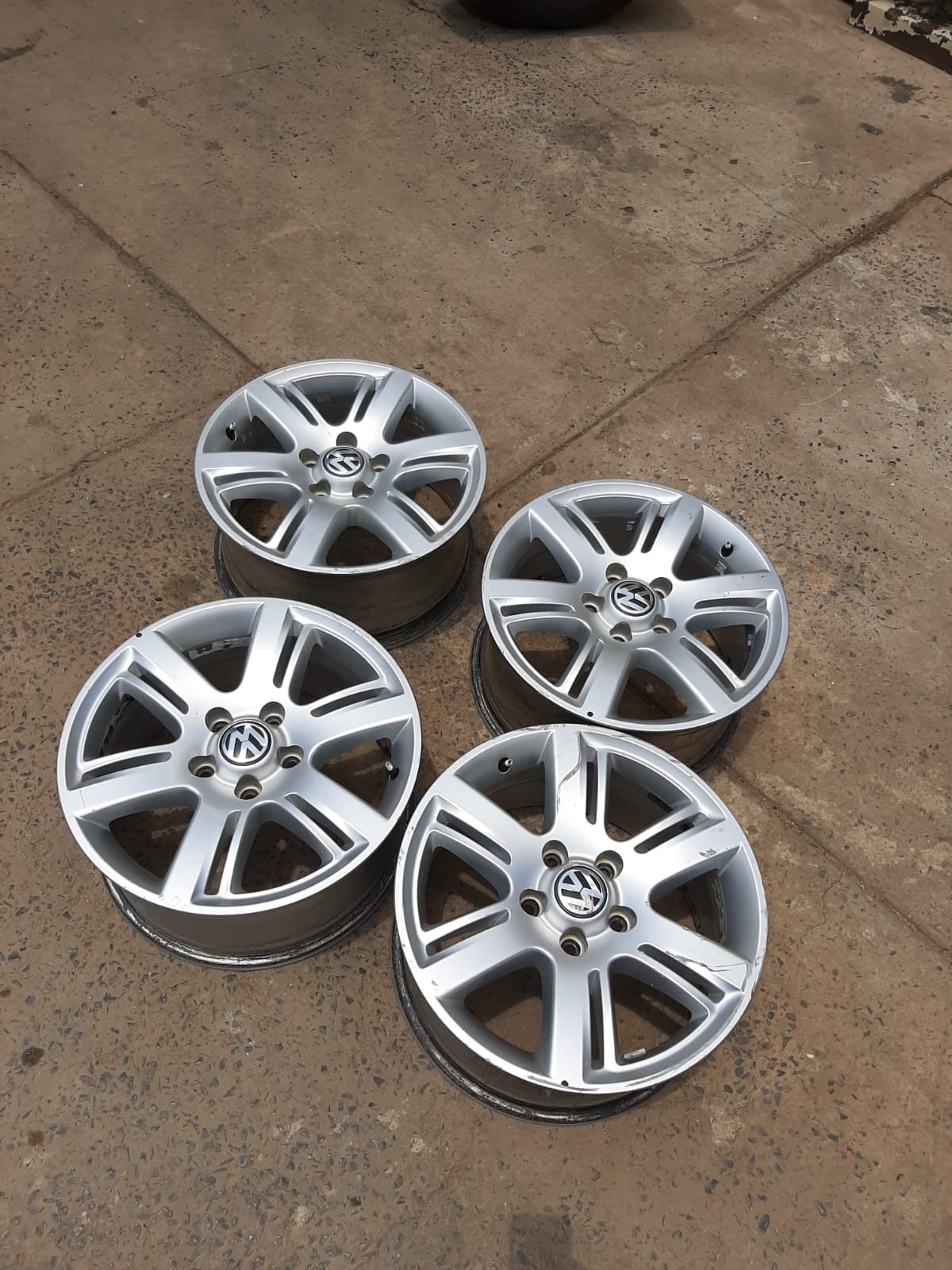 17" VW Amarok original mags set for - Private Seller 17" VW Amarok original mags set for - Private Seller