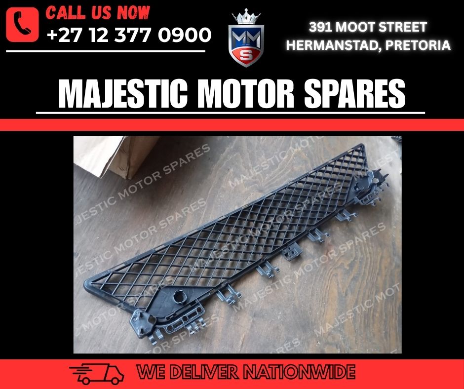 Mercedes-Benz W204 AMG Front bumper centre grille for Sale (2011-2013) - Private Seller