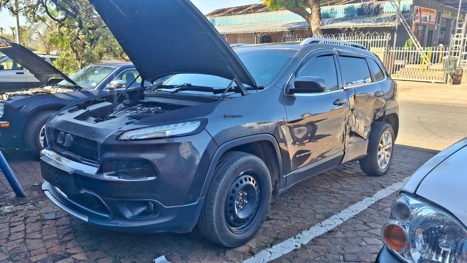 2014 Jeep Cherokee 3.2 KL Automatic Petrol – Stripping for Spare Parts - Private Seller 2014 Jeep Cherokee 3.2 KL Automatic Petrol – Stripping for Spare Parts - Private Seller
