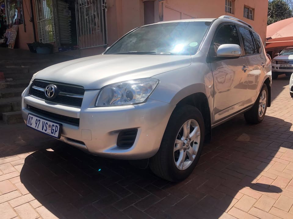 2013 Toyota rav4 2.0 automatic