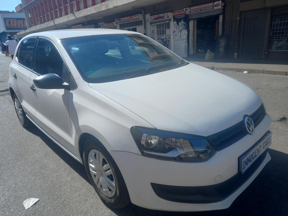 2010 VW POLO 6 HATCHBACK 1.4 PETROL, MANUAL, WHITE COLOR