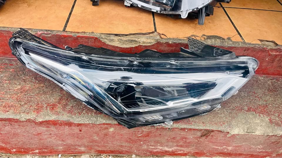 Nissan Magnite LED HEADLIGHT - Private Seller Nissan Magnite LED HEADLIGHT - Private Seller