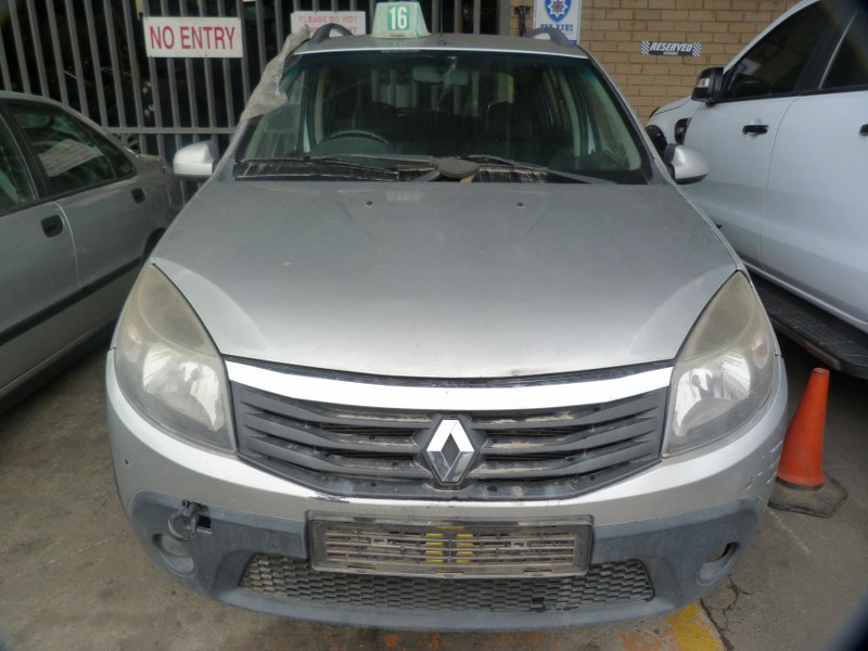 Renault Sandero 1.6 Stepway Manual Grey - 2014 STRIPPING FOR SPARES - Private Seller Renault Sandero 1.6 Stepway Manual Grey - 2014 STRIPPING FOR SPARES - Private Seller
