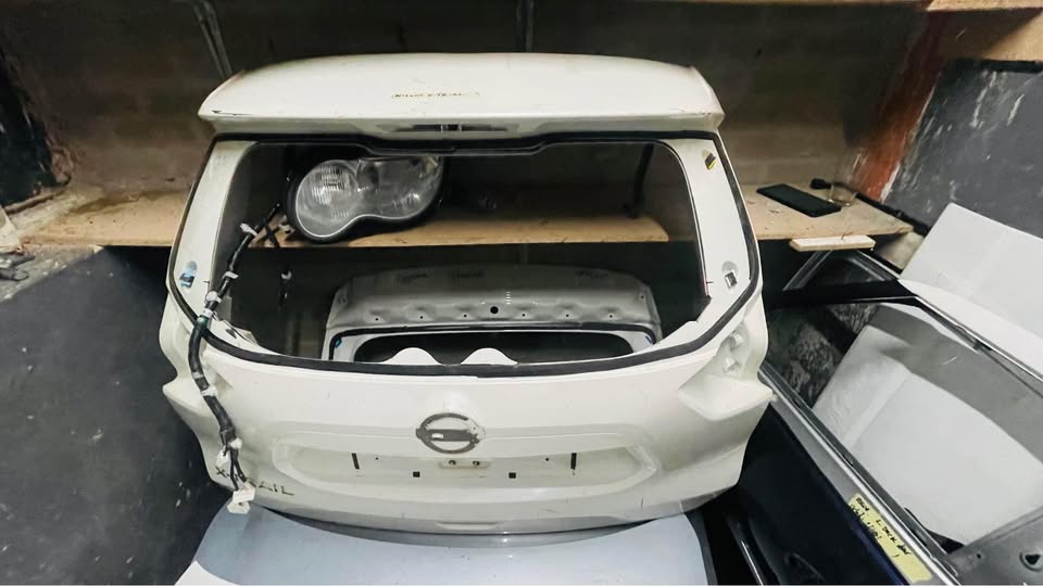 Nissan X-Trail tailgate - Private Seller