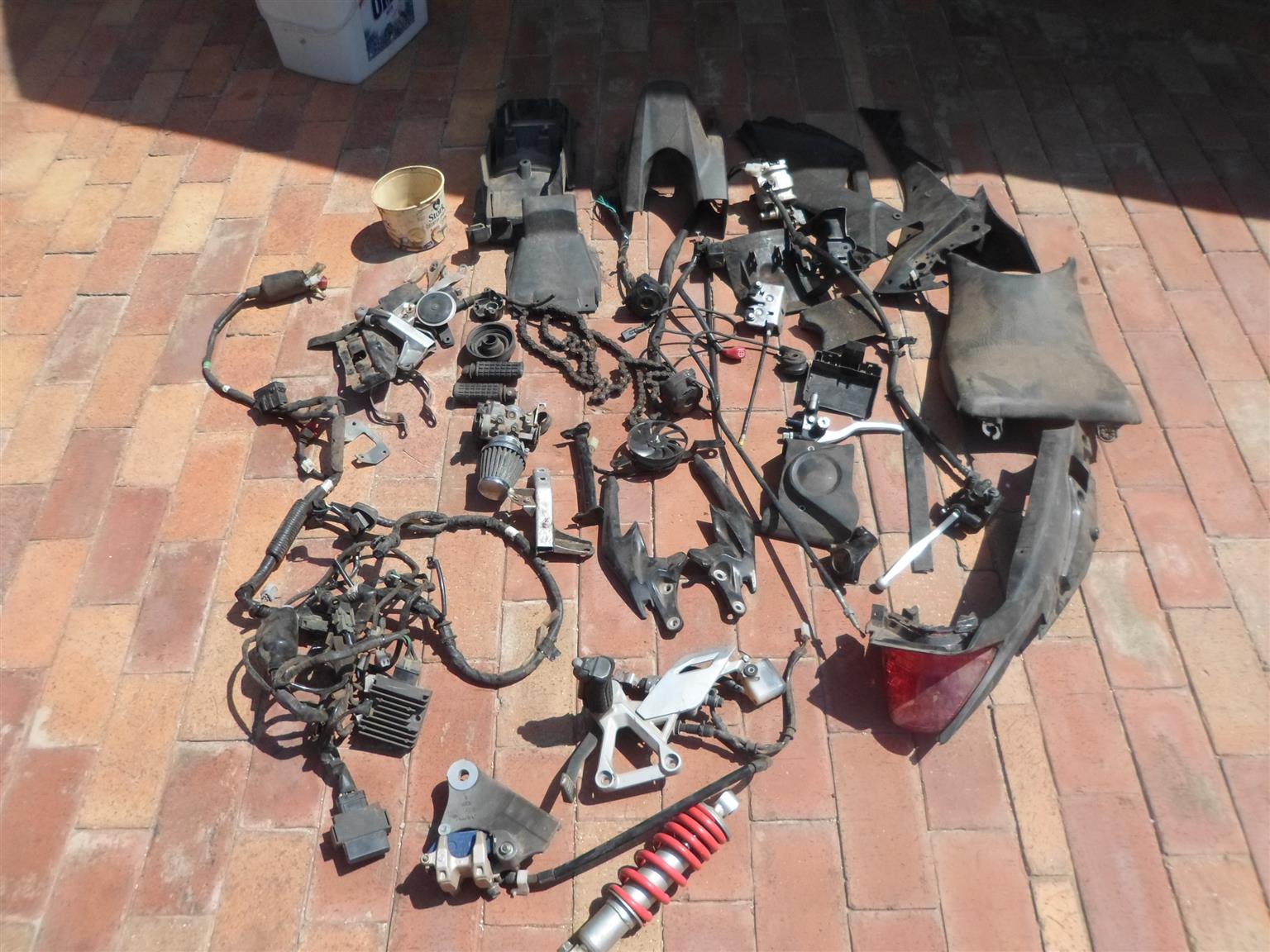 Honda CBR 125 SPARES fuel injection. (2013).