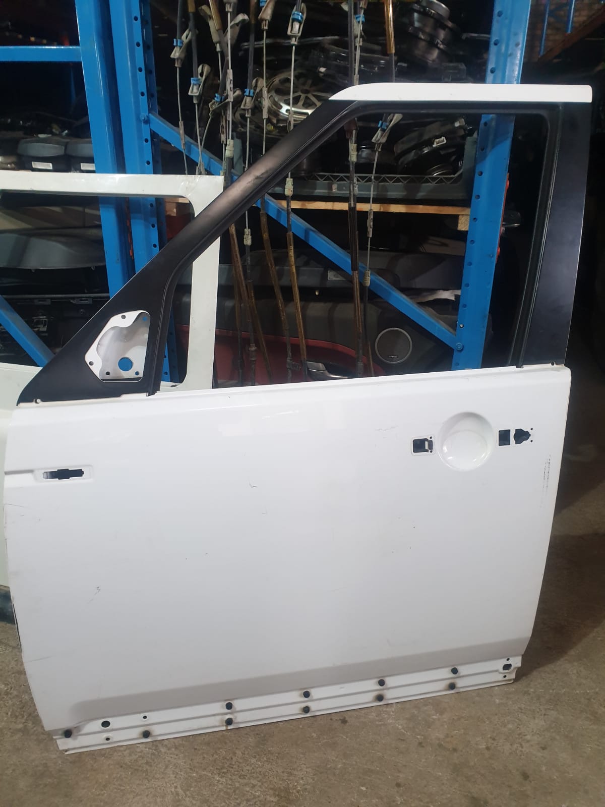 DISCOVERY 4 LEFT FRONT DOOR SHELL DISCOVERY 4 LEFT FRONT DOOR SHELL