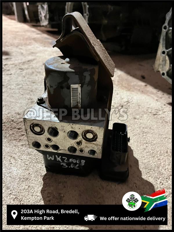 Preloved 3.0 Jeep Grand Cherokee Wk2 Abs Pumps In Store At Jeep Bully's - Private Seller