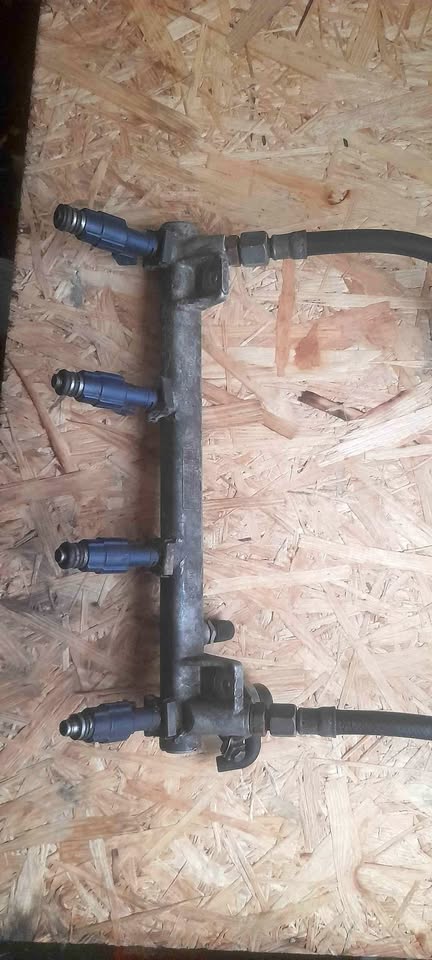 Opel Astra/Kadette 1.8/1.6 injectors & Fuel Rail - Private Seller Opel Astra/Kadette 1.8/1.6 injectors & Fuel Rail - Private Seller
