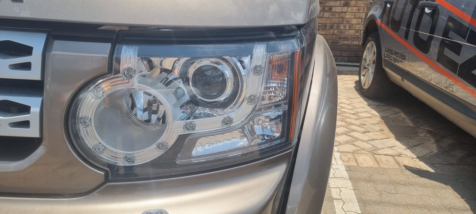 2012 Discovery 4 3.0 TDV6 SE Headlight for sale