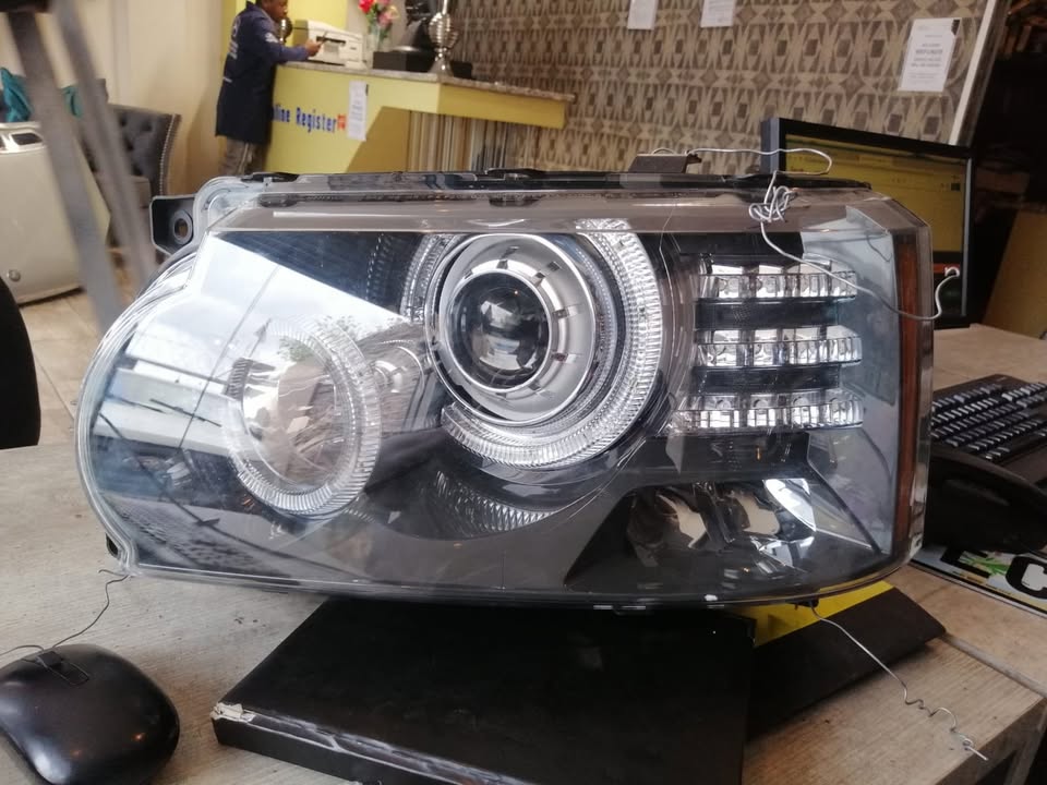 Range Rover discovery 4 headlights - Private Seller