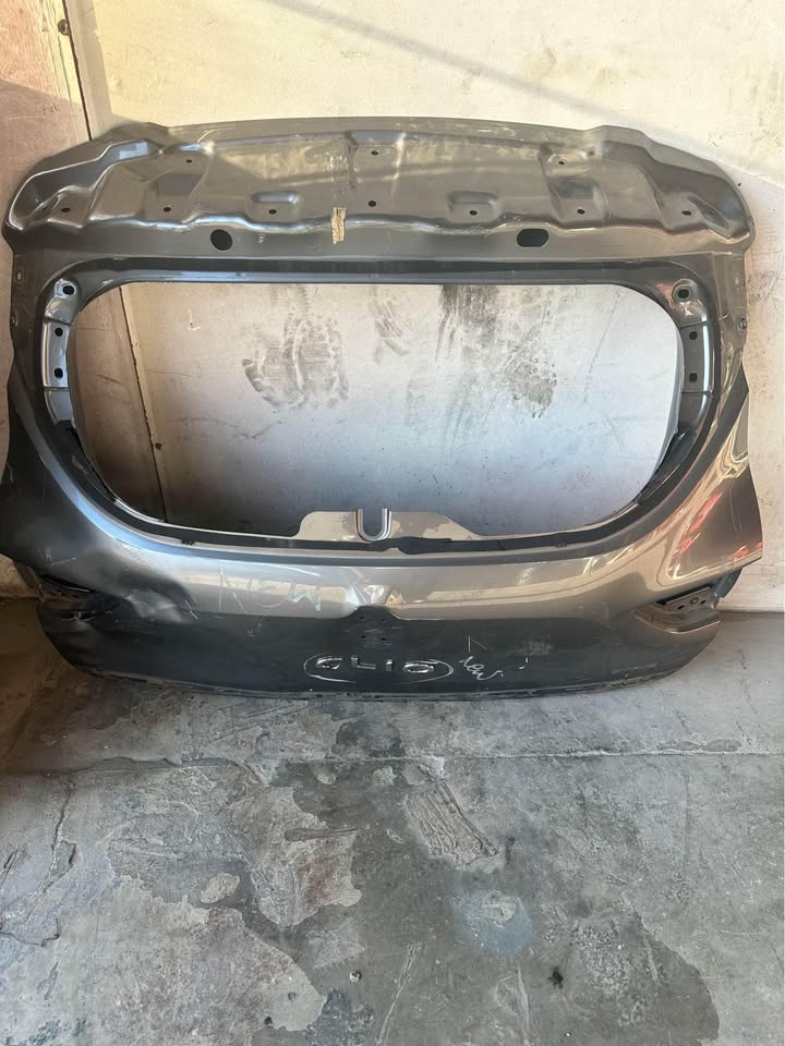 Renault Clio 4 tailgate/bootlid - Private Seller Renault Clio 4 tailgate/bootlid - Private Seller