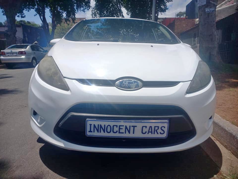 2010 FORD FIESTA 1.6 PETROL, MANUAL, WHITE COLOR, MILEAGE 98000KMS 2010 FORD FIESTA 1.6 PETROL, MANUAL, WHITE COLOR, MILEAGE 98000KMS