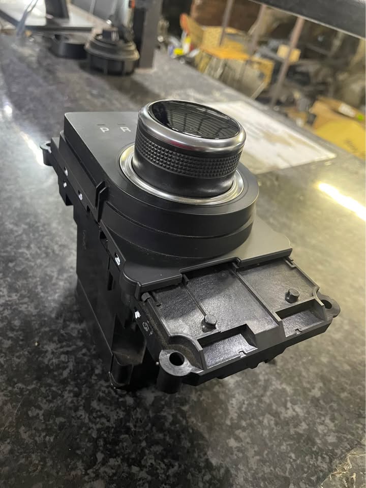 Jaguar F pace gear lever - Private Seller Jaguar F pace gear lever - Private Seller