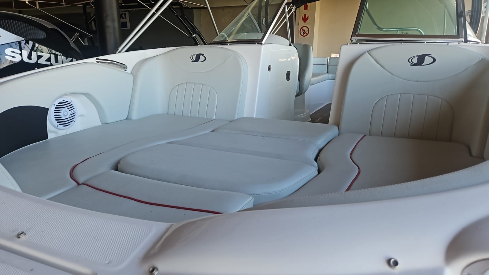 26ft Sensation Deck BOAT with 40 hours