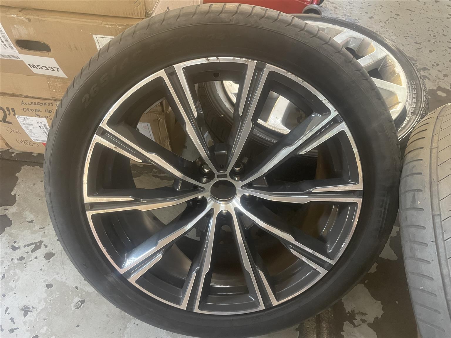 BMW X7 Rims n Tyres - Private Seller BMW X7 Rims n Tyres - Private Seller