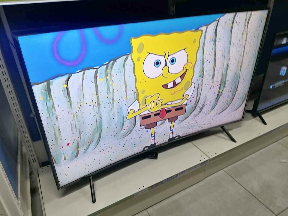SAMSUNG 55" SMART CURVE TV