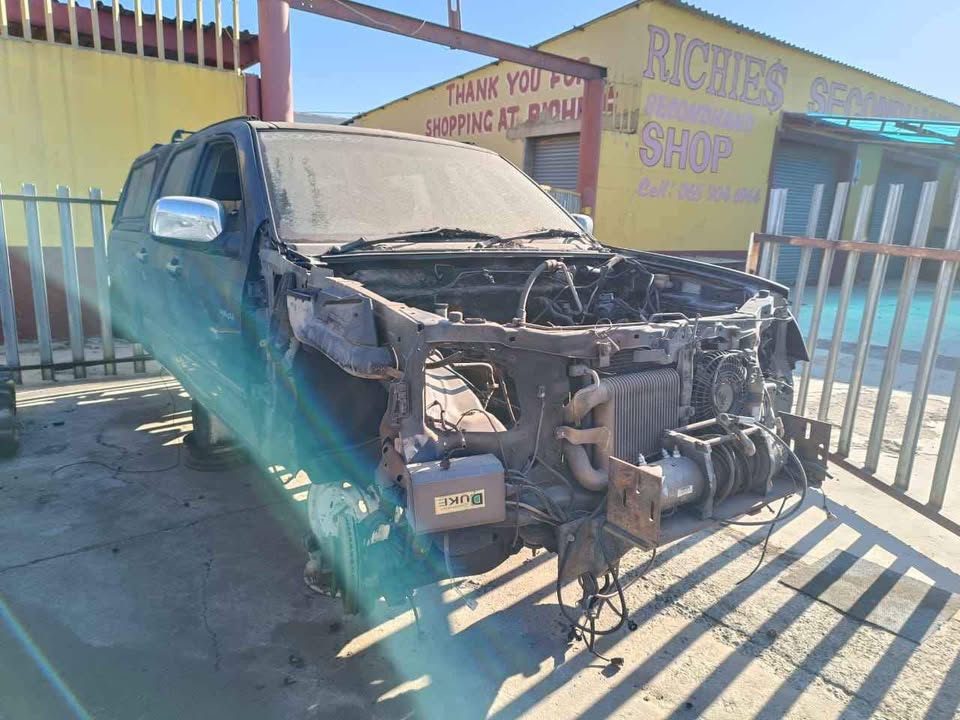 Isuzu KB300 Stripping for spares - Private Seller Isuzu KB300 Stripping for spares - Private Seller