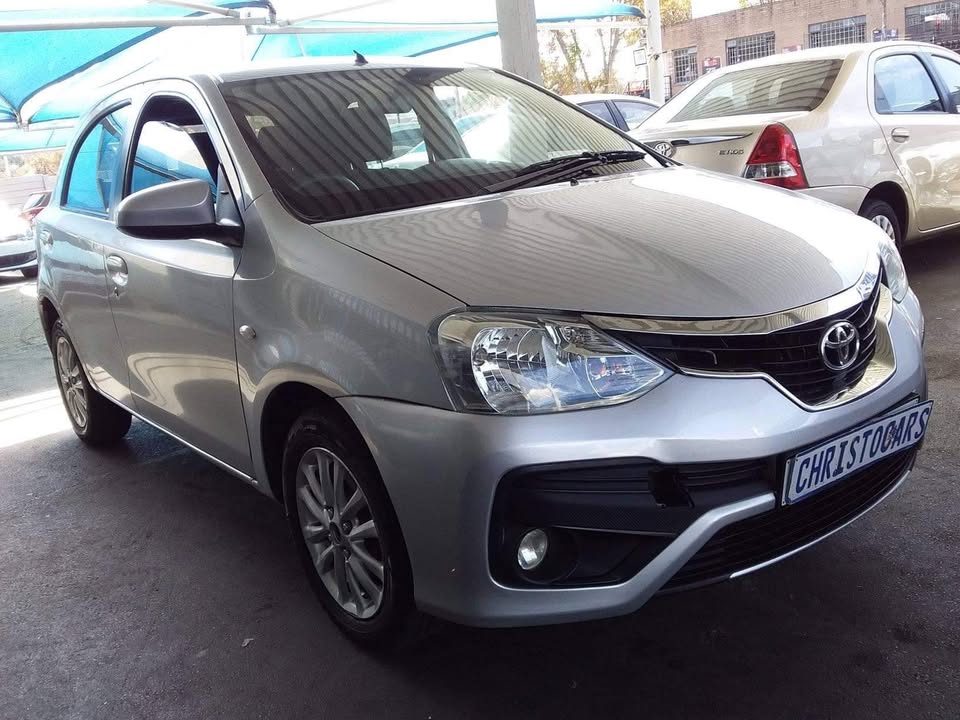 2017 Toyota Etios hatchback 2017