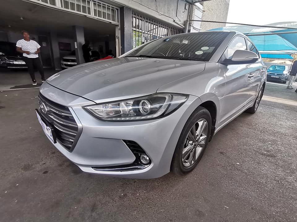 2017 HYUNDAI ELENTRA GLS 1.6 SEDAN MANUAL PETROL
