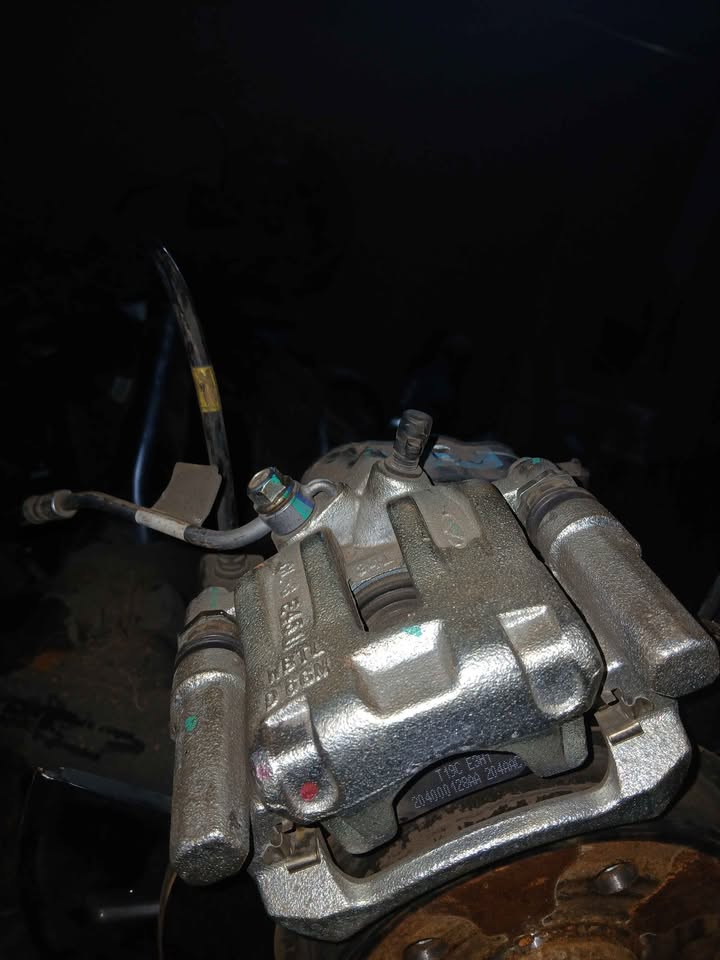 Omoda C5 230 T rear suspension complete - Private Seller Omoda C5 230 T rear suspension complete - Private Seller