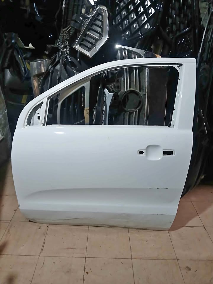 Ford ranger t8 Club cap door - Private Seller Ford ranger t8 Club cap door - Private Seller