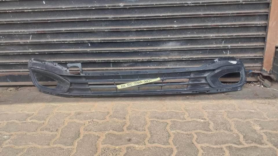 Kia Rio sedan grill - Private Seller Kia Rio sedan grill - Private Seller