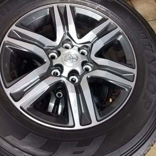 fairly used fortuner toyota rims and tyres
