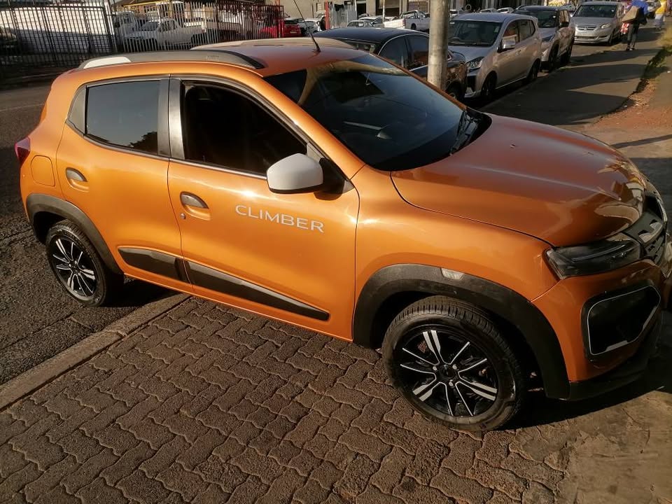 2023 Renault Kwid 1.0 Climber with a Nice interior seat and Service book