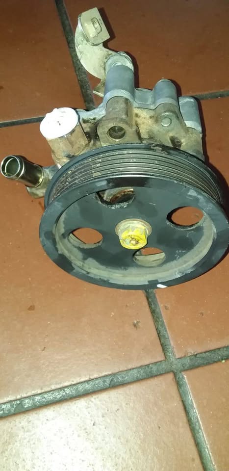 Toyota RunX Power Steering Pump - Private Seller Toyota RunX Power Steering Pump - Private Seller