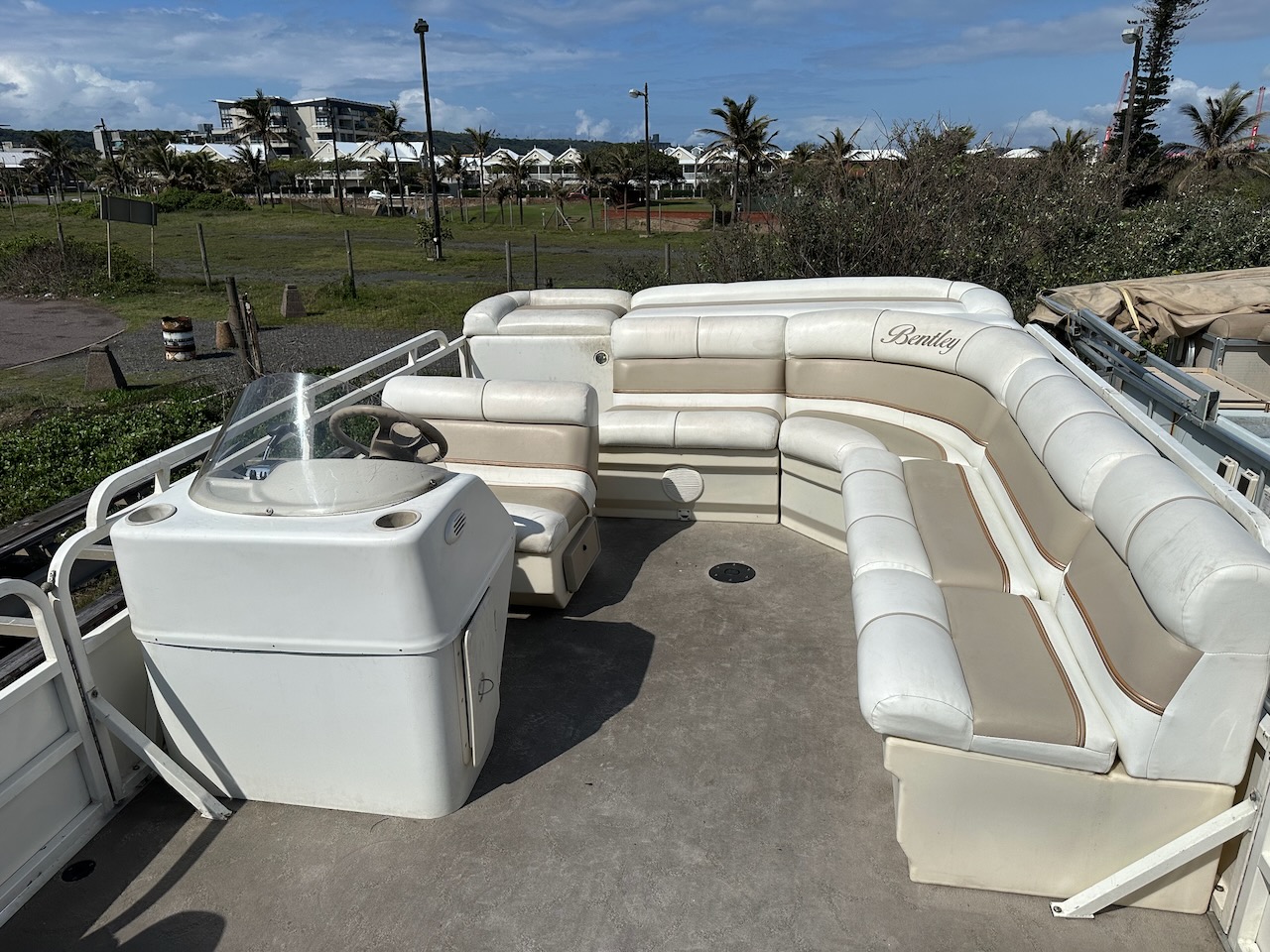 2008 Bentley Pontoon Boat 200 Cruise - 12 People