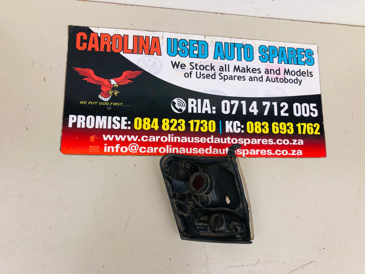 Toyota Hilux left side corner indicator light (2002-2005) - Private Seller