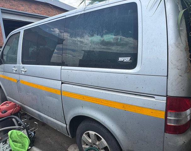 VW T5 2.5tdi 2008/2009 stripping for spares!!!