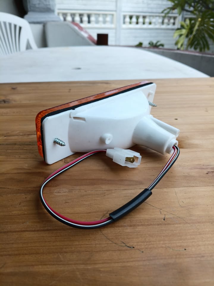Mazda Midge Front Indicator Light - Private Seller