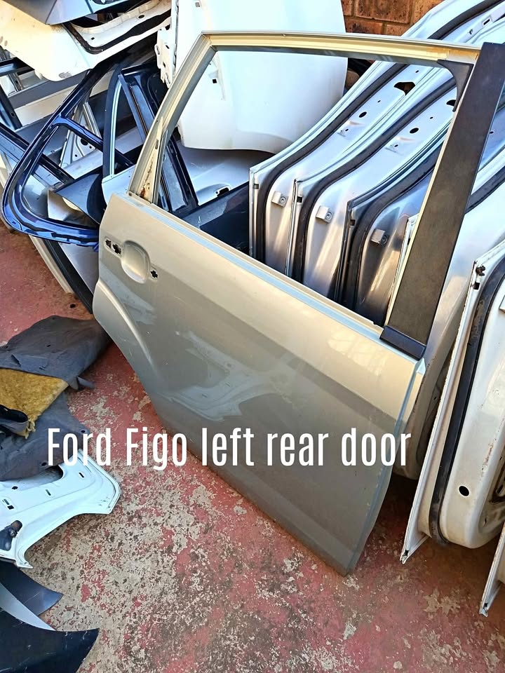 Ford Figo 2012 door used - Private Seller Ford Figo 2012 door used - Private Seller