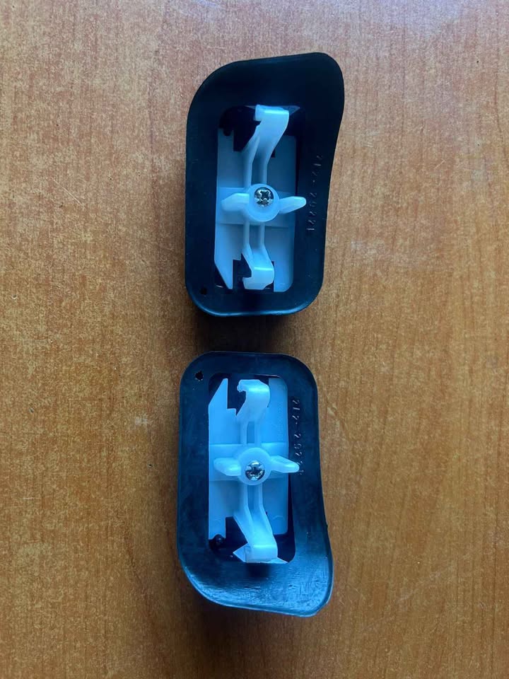 Toyota hilux kzte Rear reflectors Available - Private Seller