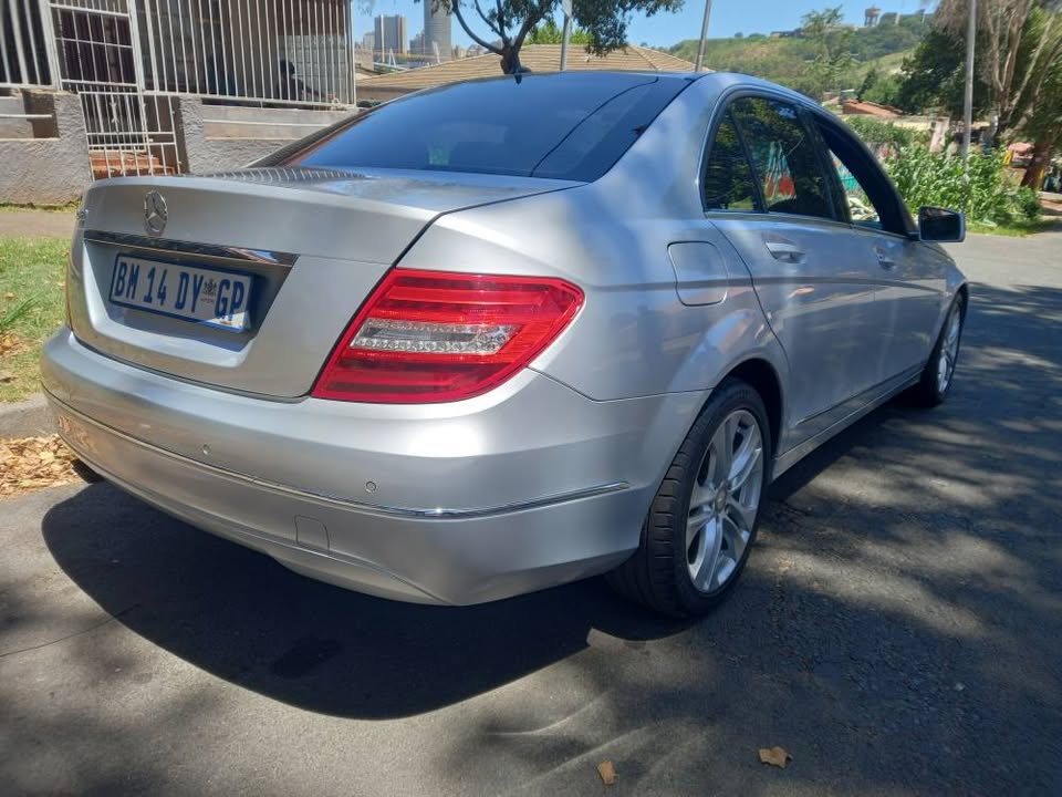 2011 MERCEDES BENZ C180 BLUE EFFICIENCY PETROL, AUTOMATIC, SILVER COLOR, MILEAGE 167,000KMS