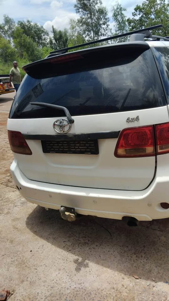 TOYOTA FORTUNER 3.0 D4D 4x4 SPARES - Private Seller TOYOTA FORTUNER 3.0 D4D 4x4 SPARES - Private Seller