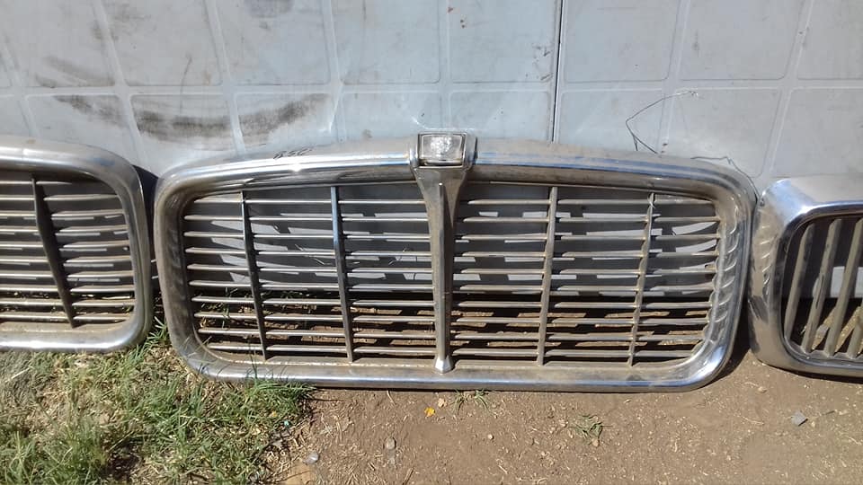 Jaguar grills X 5 and one Wolseley grill - Private Seller Jaguar grills X 5 and one Wolseley grill - Private Seller
