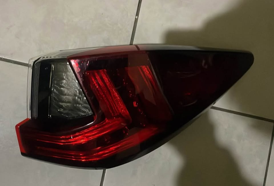 Lexus RX350 RX450h taillight 2016/21 - Private Seller