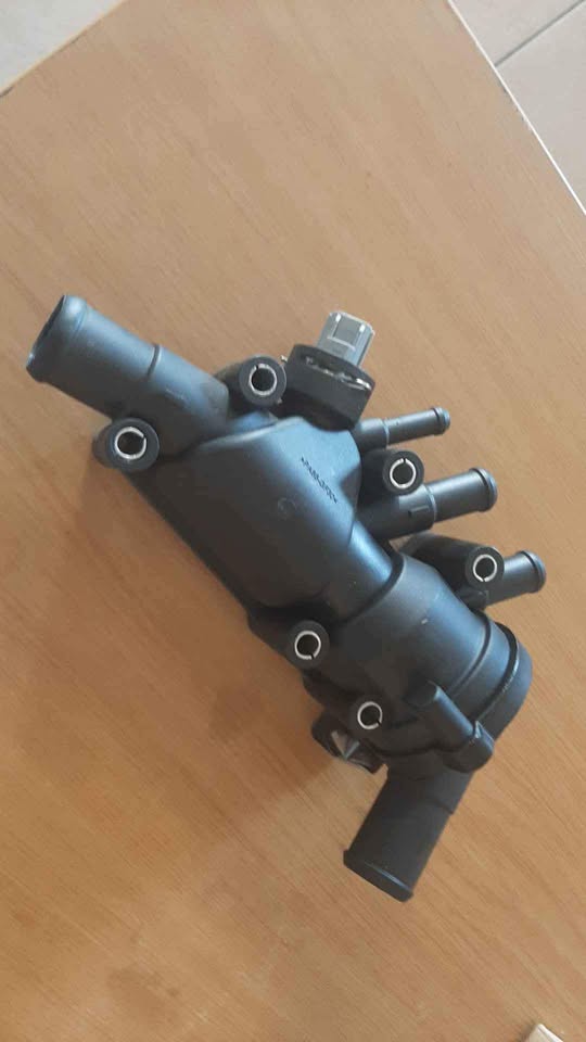 FORD ROCAM THERMOSTAT HOUSING