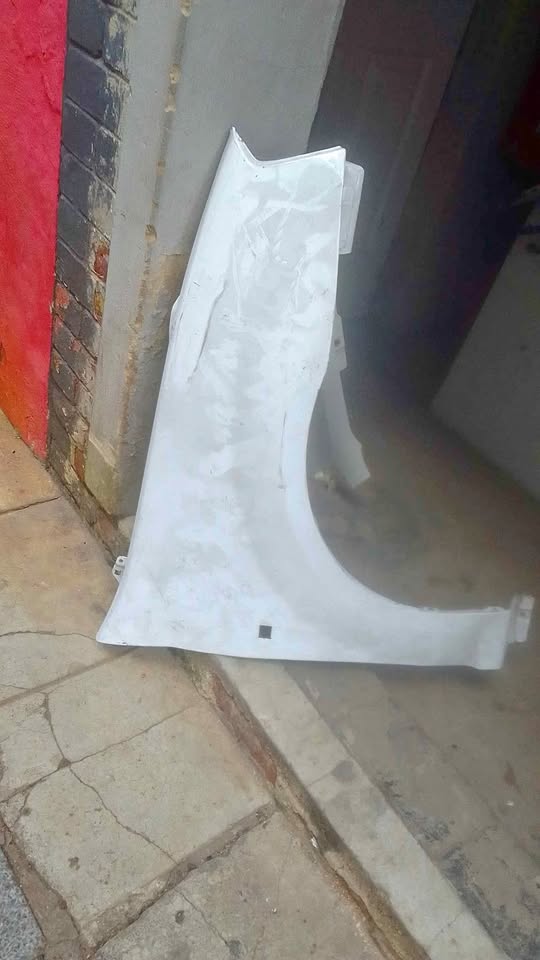 NISSAN NP 200 FENDER - Private Seller NISSAN NP 200 FENDER - Private Seller