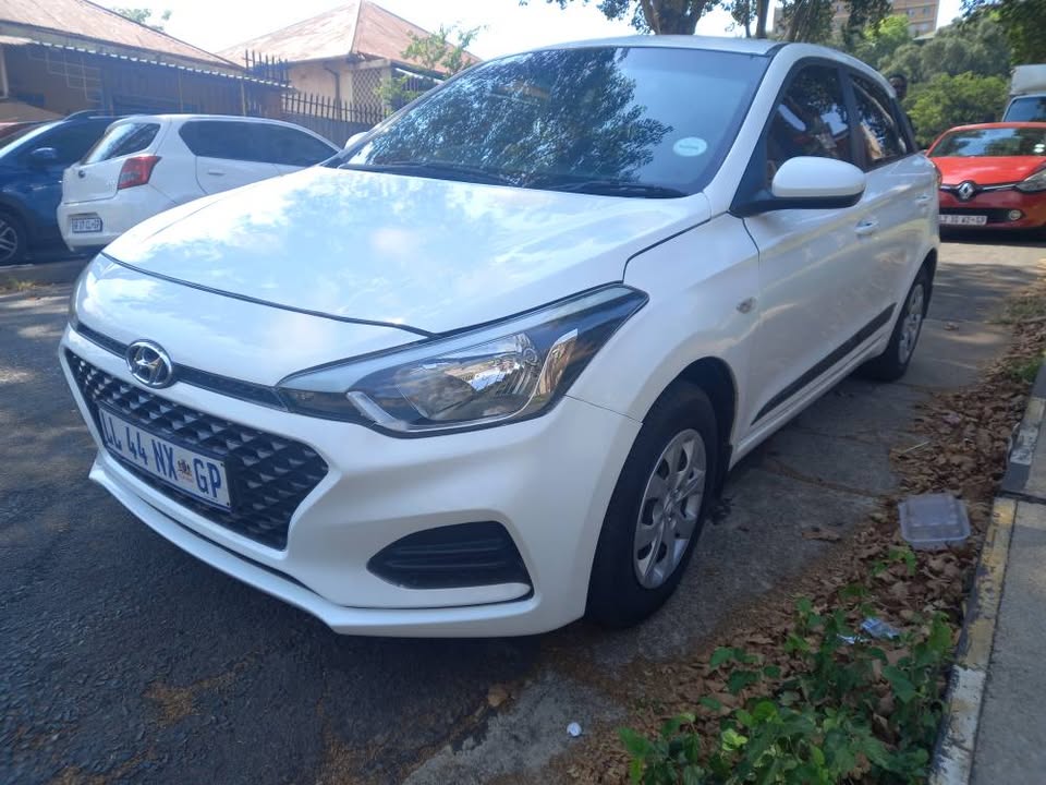 2020 Hyundai i20 Hatchback Engine Capacity 1.2 Petrol Manual Transmission White Color