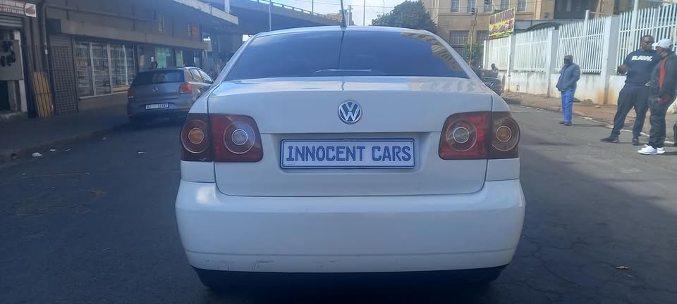 2017 POLO VIVO SEADAN 1.4, MANUAL, WHITE COLOUR, 108000KM