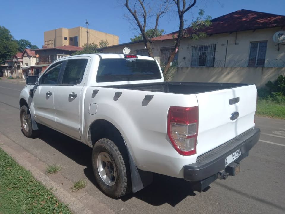 2015 Ford Ranger Double Cab 2.2 Diesel XLT, Manual 6speed, White Color, Mileage 105000km
